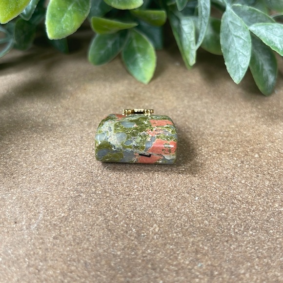 #1 Unakite Stone Crystal Carved Bag - Picture 4 of 5
